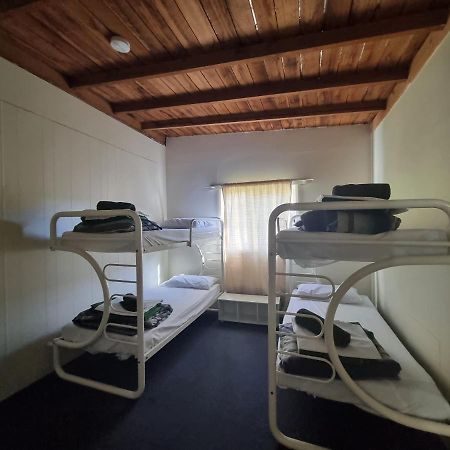 Strahan Backpackers מראה חיצוני תמונה