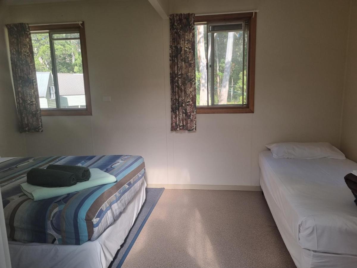 Strahan Backpackers מראה חיצוני תמונה