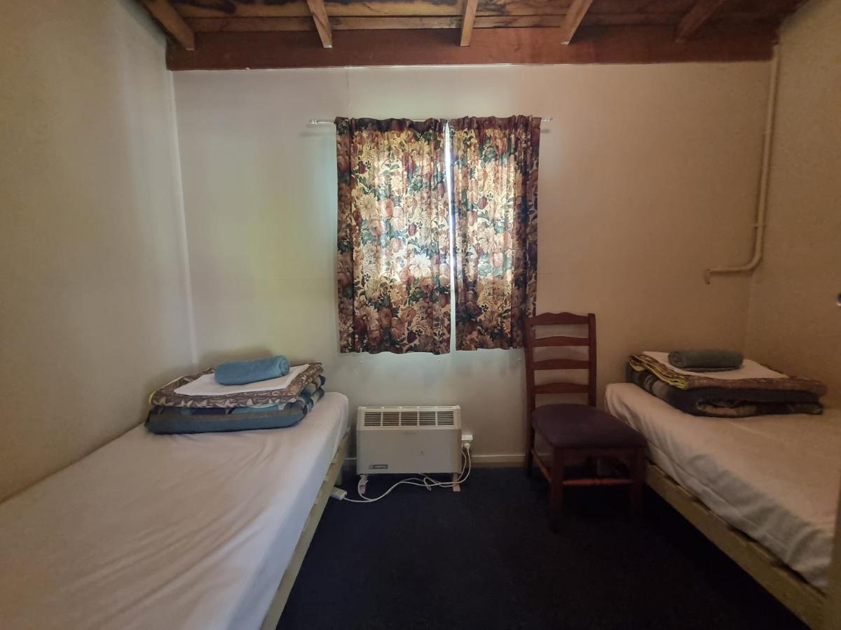 Strahan Backpackers מראה חיצוני תמונה