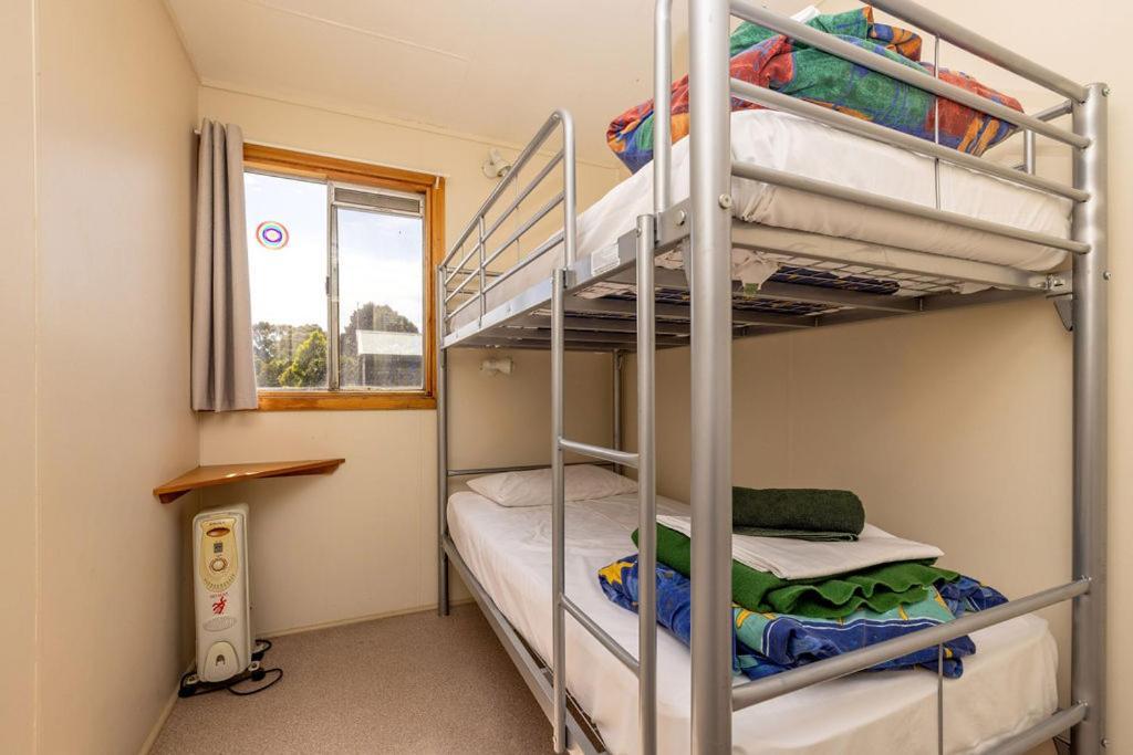 Strahan Backpackers מראה חיצוני תמונה